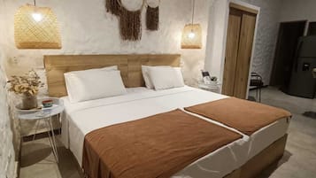 Comfort Triple Room, 1 Bedroom | Premium bedding, Select Comfort beds, in-room safe