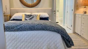 3 slaapkamers, een strijkplank/strijkijzer, gratis wifi, beddengoed