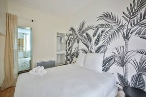 1 slaapkamer, een strijkplank/strijkijzer, wifi, beddengoed