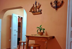 Perushuone | Minibaari