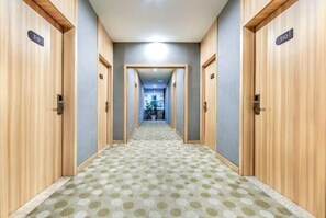 Interior - Seaman Hotel (Chongqing Jiazhou Hongqi Hegou Light Rail Station) (Chongqing)