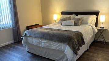 3 bedrooms, desk, iron/ironing board, travel cot