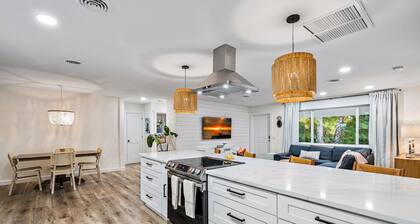 New Modern Coastal Home in Heart of Tequesta, FL