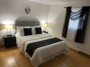 2 bedrooms, desk, iron/ironing board, free WiFi - Comfy Cozy Casa in Milwaukee, WI (Milwaukee)
