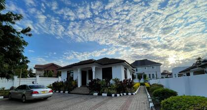 Immaculate 3-bed Apartment in Dar es Salaam