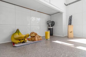 Apartment, 2 Queen Beds | Dining - Immaculate 2-bed Apartment in Norwich (Norwich)