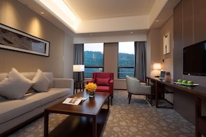 Living area - Ramada by Wyndham Jinan (Jinan)