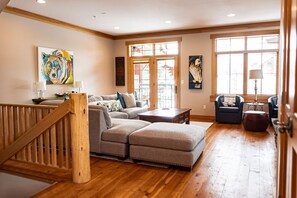 TV, fireplace - Spacious Spanish Peaks Townhome! Private Hot Tub, 15min Drive to Resort, 5Min Dr (Big Sky)