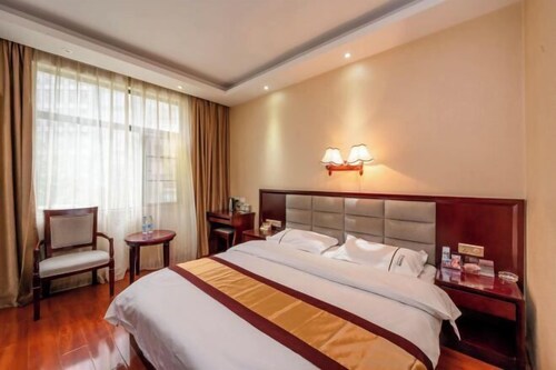 Yi Feng Bussiness Hotel