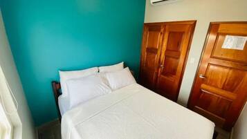 1 bedroom, in-room safe, iron/ironing board, free WiFi