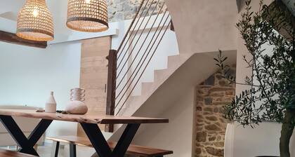 Magnificent farmhouse with hot tub in vaulted cellar