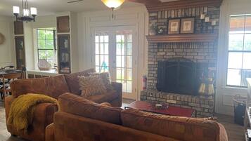 Smart-TV, peis og kontorer