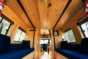 3 habitaciones y ropa de cama