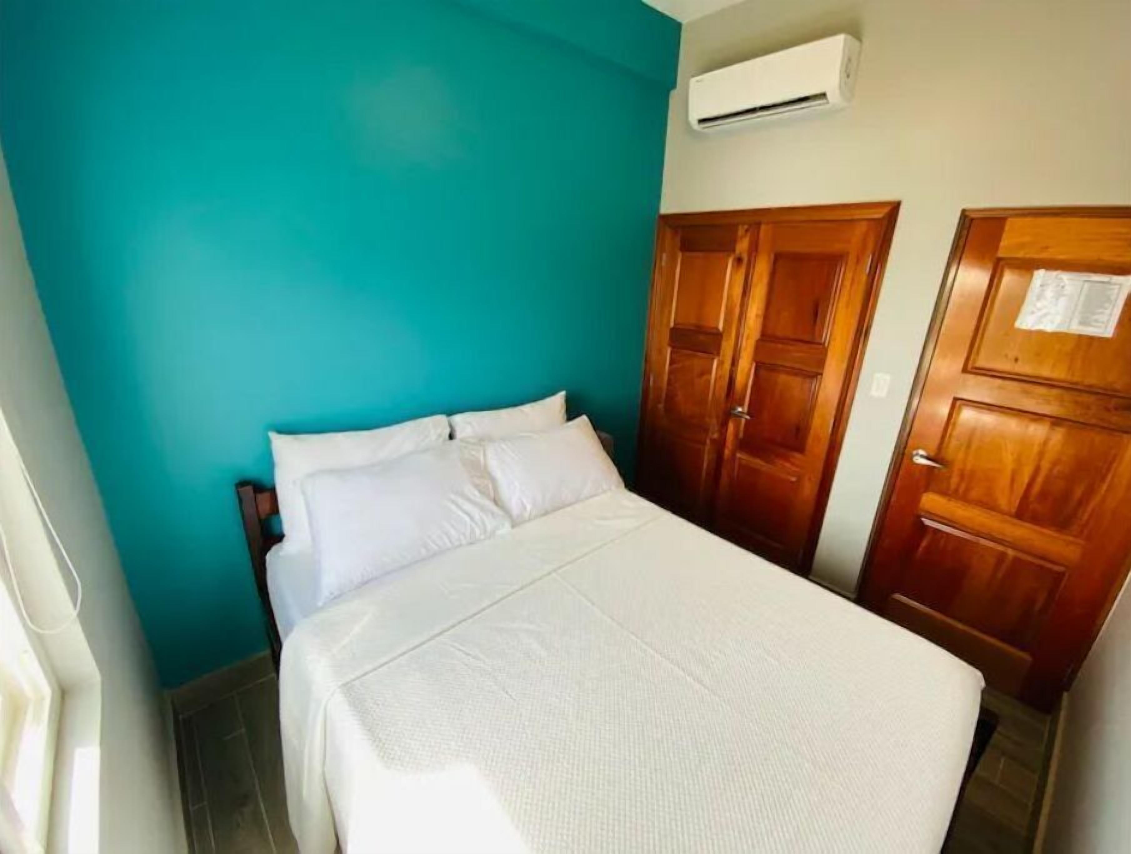 1 bedroom, in-room safe, iron/ironing board, free WiFi