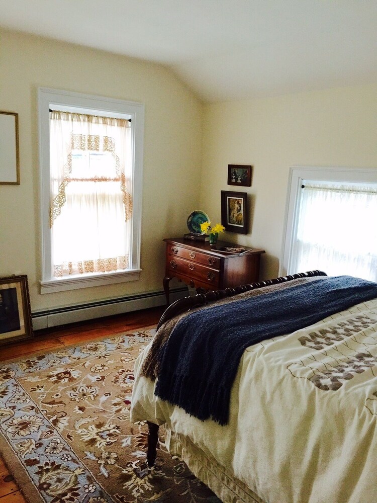 Short walk to restaurants and lake front parks. Skaneateles Vrbo