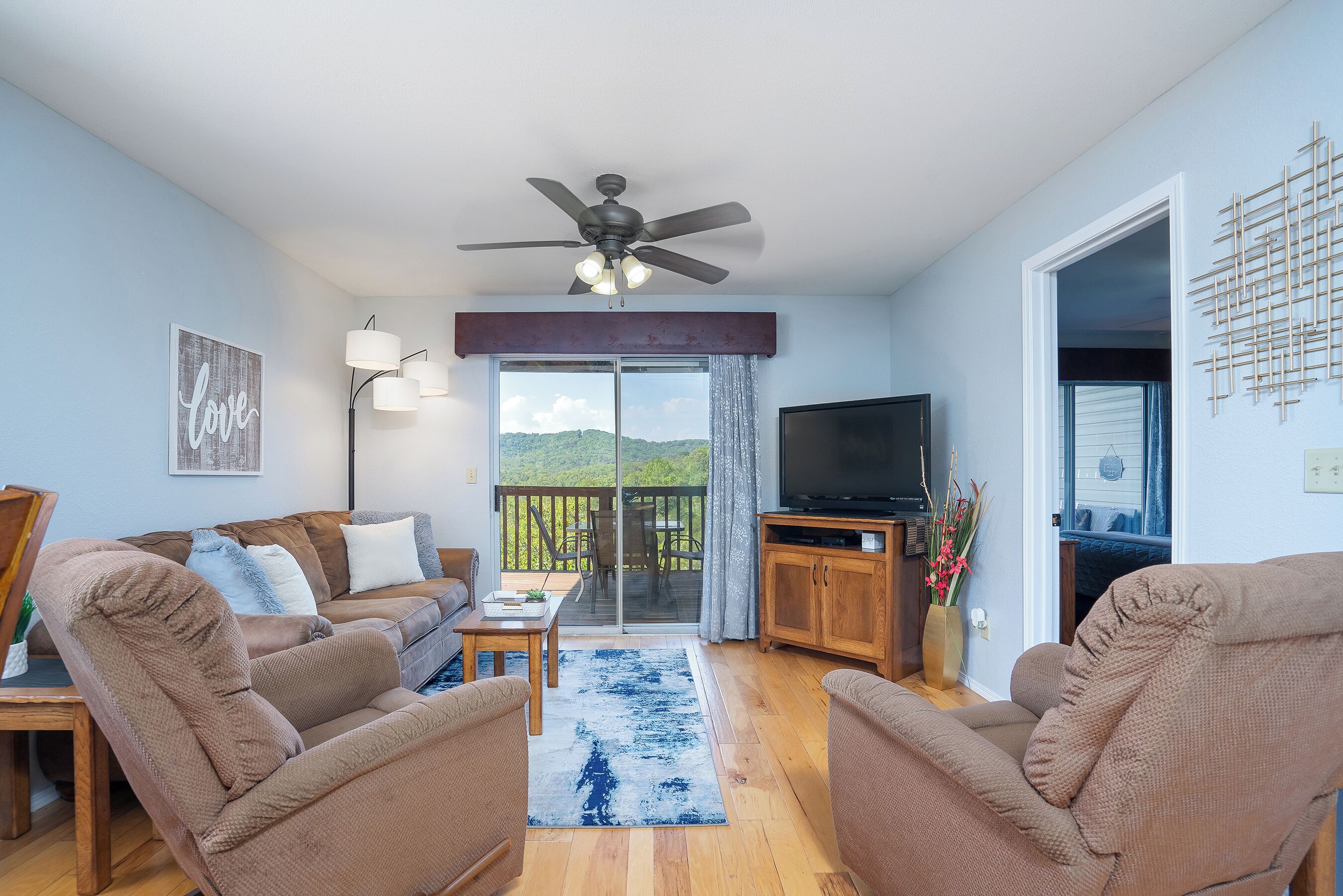 Smart TV, reproductor de DVD y videoteca 