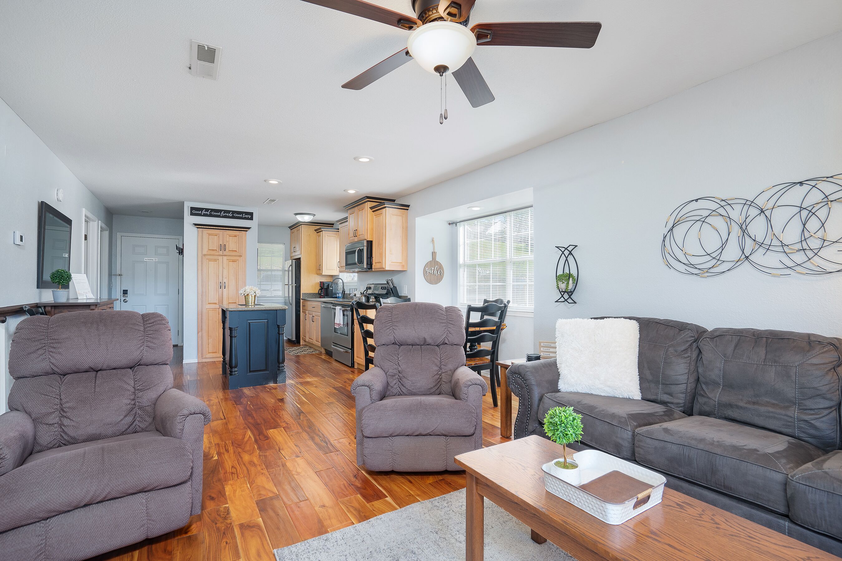 智能电视、DVD 播放器