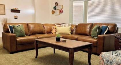 *RARE FIND* GREAT LOCATION*BREWSTER PARK*GAMEROOM*
