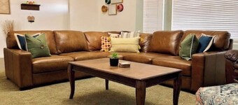 *RARE FIND* GREAT LOCATION*BREWSTER PARK*GAMEROOM*