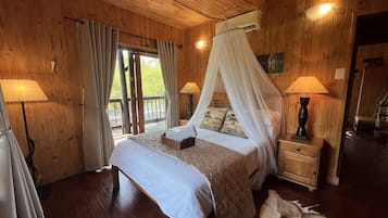 3 bedrooms, individually decorated, individually furnished, free WiFi