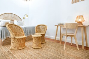 Coffres-forts dans les chambres, fer et planche à repasser