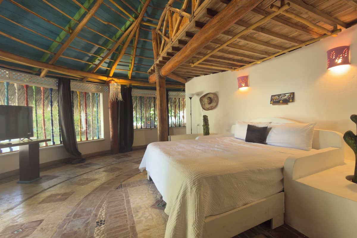 Bungalow, 1 Bedroom, Garden View | In-room safe, desk, iron/ironing board (on request), WiFi (free)