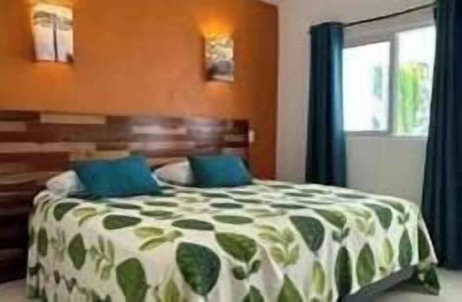 Peti besi dalam bilik, seterika/papan seterika, Wi-fi percuma 