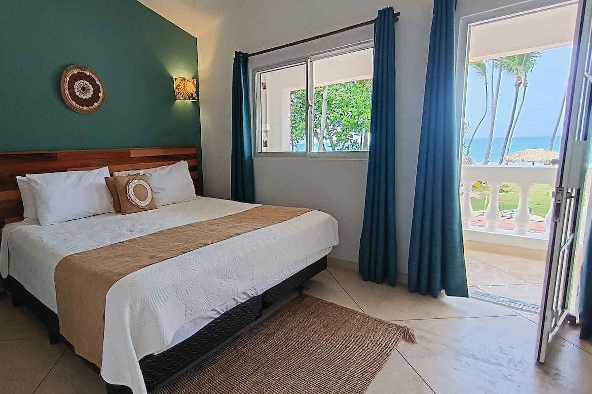 In-room safe, desk, iron/ironing board (on request), WiFi (free)