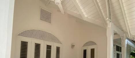 Comfort-Studiosuite, 3 Schlafzimmer | 1 Schlafzimmer, Zimmersafe, Bügeleisen/Bügelbrett, kostenloses WLAN