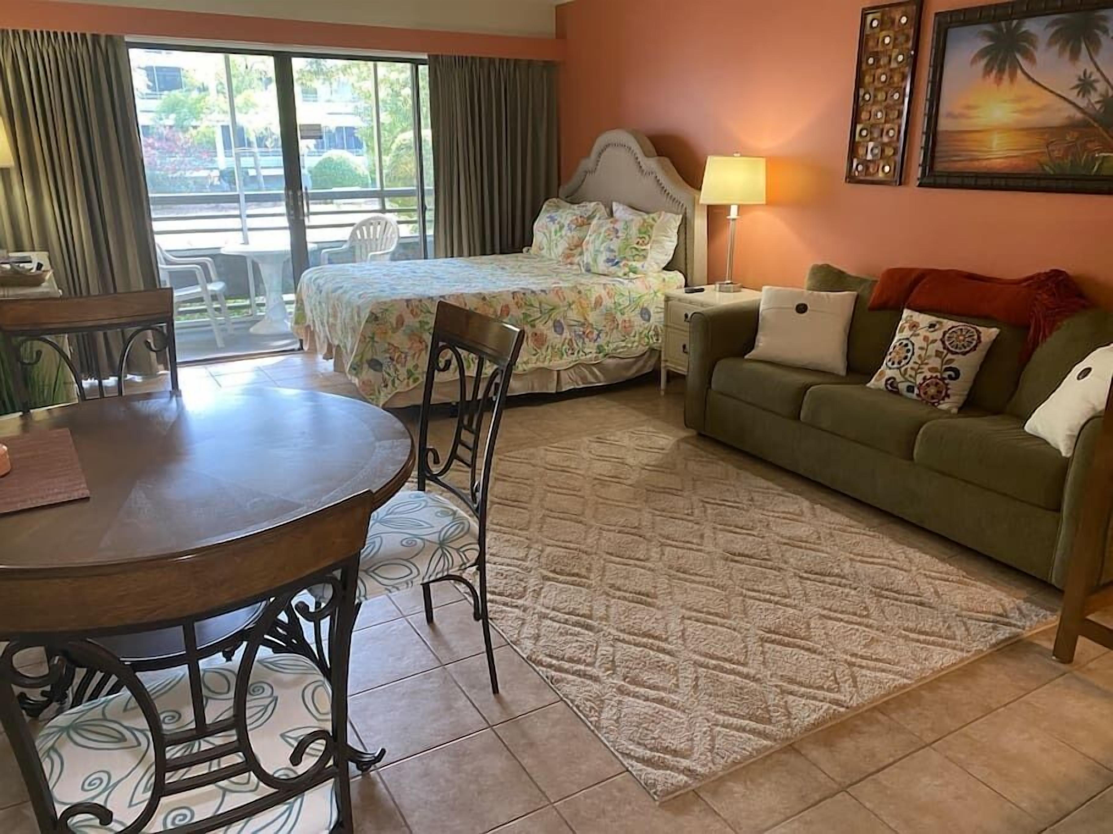 Beautiful Studio Condo in Ocean Creek Resort
