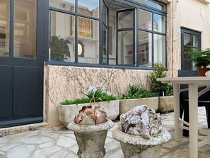 Outdoor dining - Family home with large games room, close to the sea (Guilvinec)