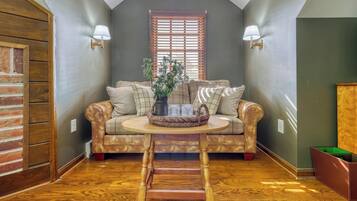Jennie Wade, Vines | Egyptian cotton sheets, premium bedding, memory foam beds