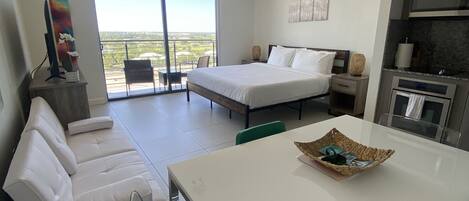 1 habitación, tabla de planchar con plancha, wifi gratis y ropa de cama