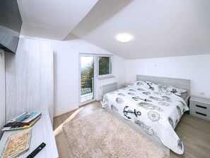 1 bedroom, iron/ironing board, free Internet, bed sheets