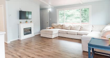 Northwoods Country Getaway! 40 acres to play and enjoy! No Cleaning Fee!!