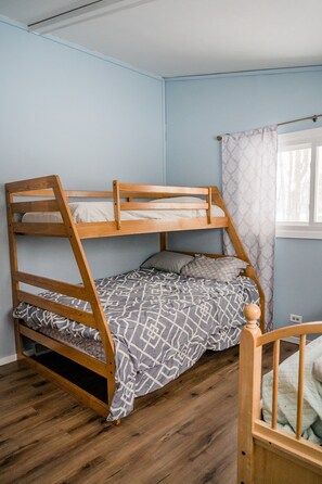 3 habitaciones, cuna de viaje, wifi gratis y ropa de cama