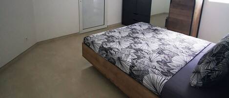 1 camera, Wi-Fi, lenzuola