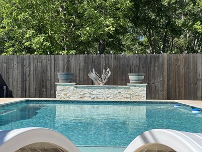 Lodge #2 w Pool, Game Room, 1/2 Mile to Boat Ramps