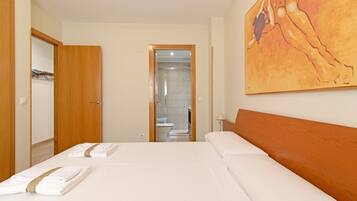 2 chambres, fer et planche Ă repasser, Wi-Fi gratuit, draps fournis