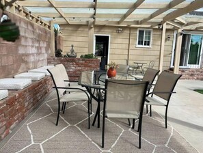 Outdoor dining - Cozy South Salinas Casita (Salinas)
