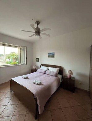 3 bedrooms, bed sheets - Private villa in Polignano a Mare 10 min from the beach (Polignano a Mare)