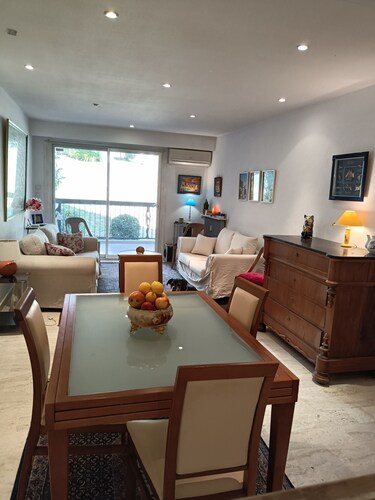 Apartment in beautiful residence with swimming pool. Pets allowed.