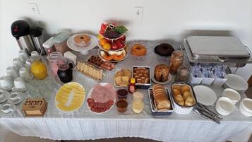 Kaffee und/oder Kaffeemaschine