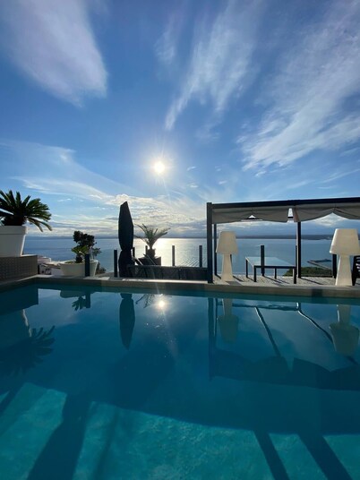 Modern villa 5 minutes from the beach