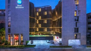View from property - Best Western Ratchada Hotel (Bangkok)