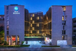 View from property - Best Western Ratchada Hotel (Bangkok)