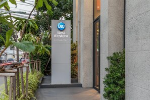 الإطلالة من المنشأة