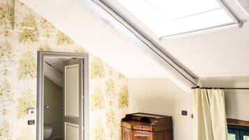 6 soveværelser, skrivebord, strygejern/strygebræt, weekendseng