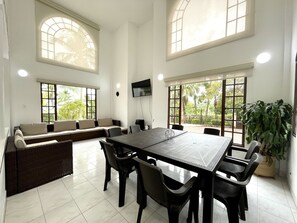 Dining room - San Lorenzo (Melgar)