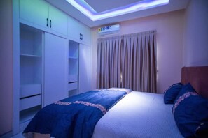 1 bedroom, iron/ironing board - Luxury Place At Achimota (Accra)